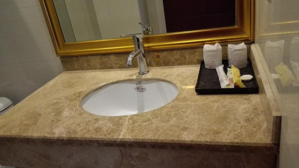 Гуанчжоу: Guangzhou Junhong Business Hotel