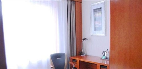 Харбин: Hong Kong Hotel - Harbin