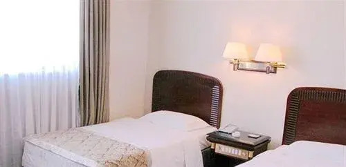 Харбин: Hong Kong Hotel - Harbin