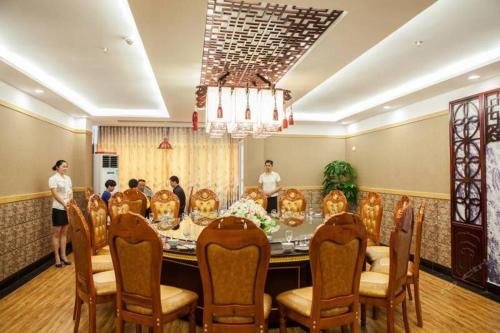 Шиянь: Wudangshan Jianpuzhai Hotel