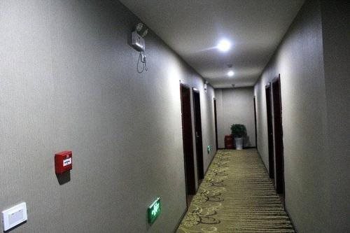 Шиянь: Wudangshan Jianpuzhai Hotel
