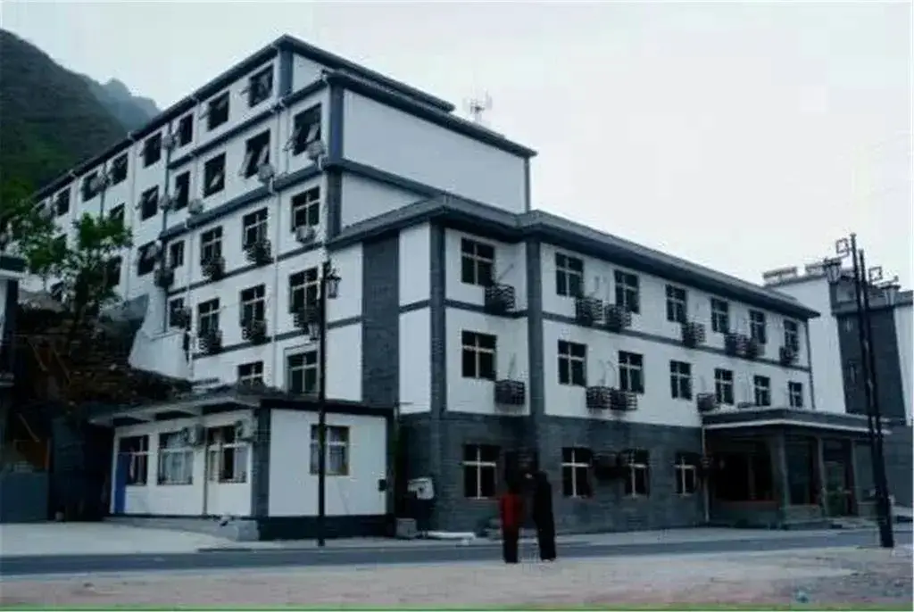 Баодин: Yesanpo Business Hotel