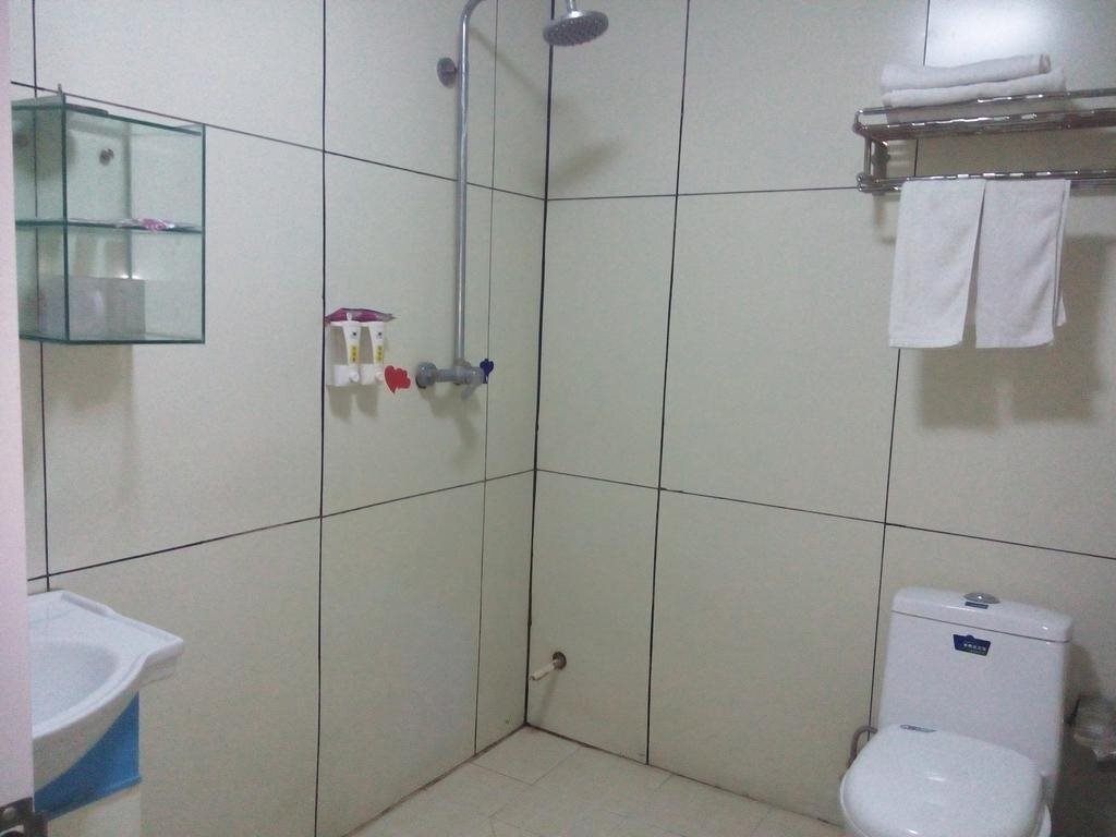 Линьи: Heart Together Chain Hotel
