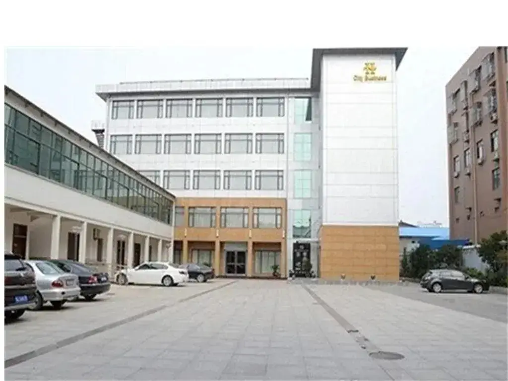 Yangzhong City Business Hotel — фото 1