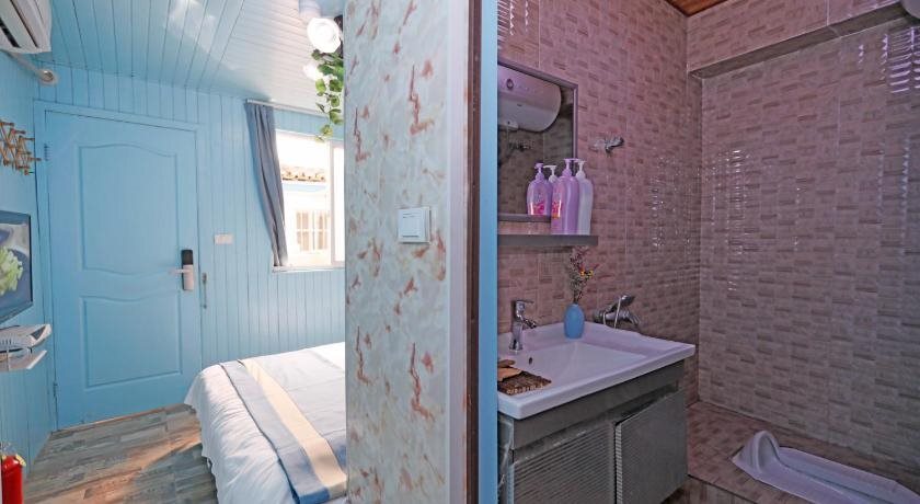 Цзясинь: Auntie Shen's Family Inn Wuzhen