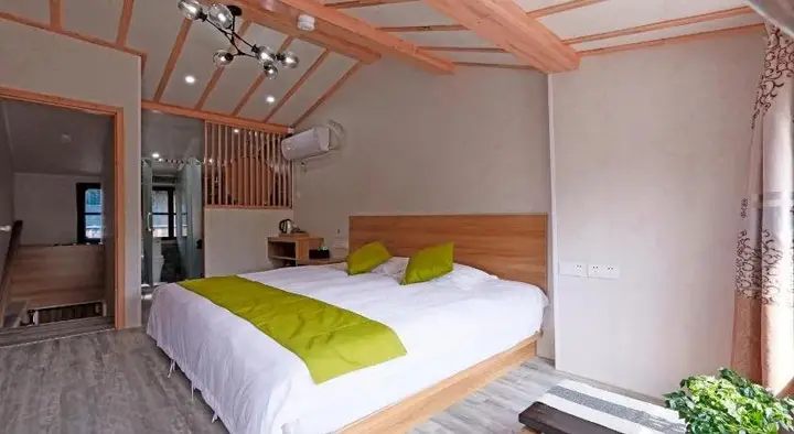 Цзясинь: Auntie Shen's Family Inn Wuzhen