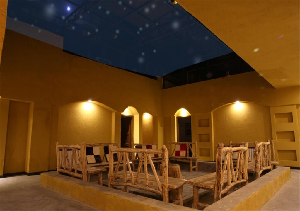 Цзюцюань: Dunhuang Silk Yododo Inn