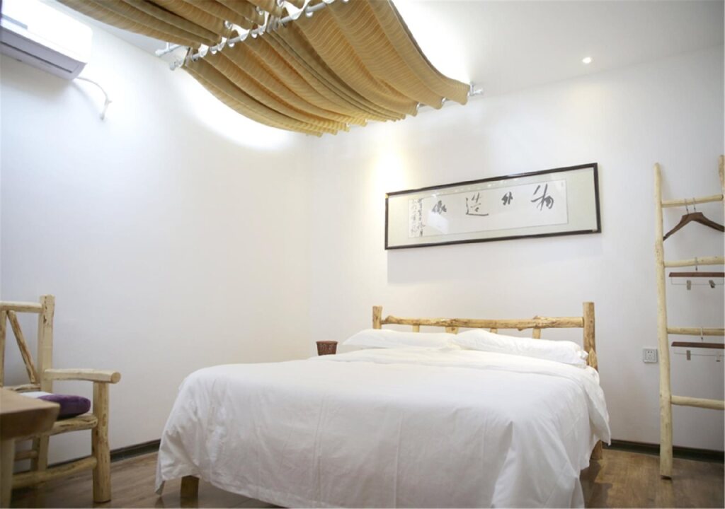 Цзюцюань: Dunhuang Silk Yododo Inn