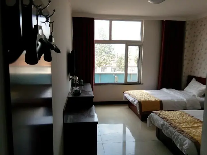 Баодин: Qinfeng Hotel