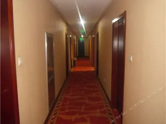 Синьчжоу: Отель Yaojin Business