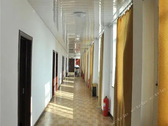 Линьи: Yinan Shangjia Express Business Hotel