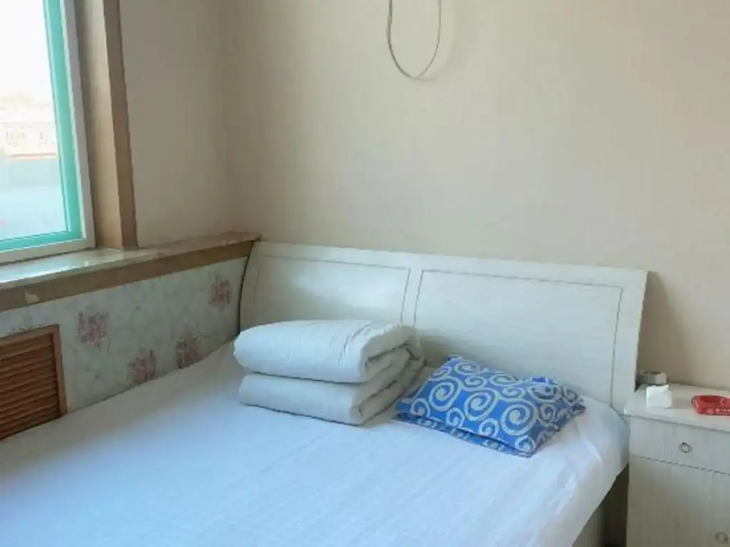 Баодин: Gold Dragon Guest House