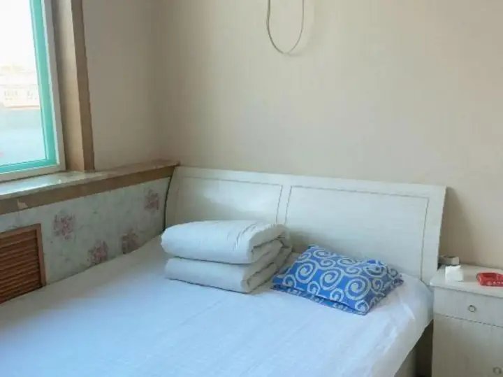 Баодин: Gold Dragon Guest House