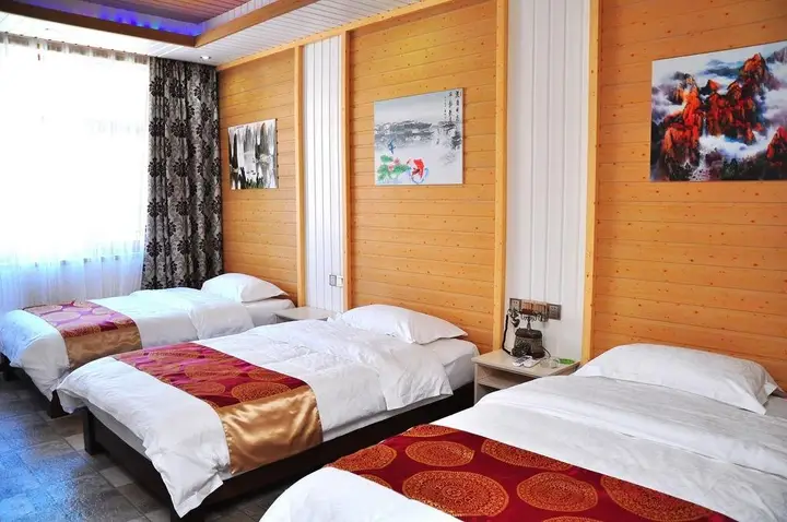 Чжанцзяцзе: Seven Plus One Theme Inn