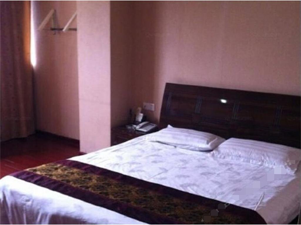 Тайчжоу: Taixing Jinding Business Hotel