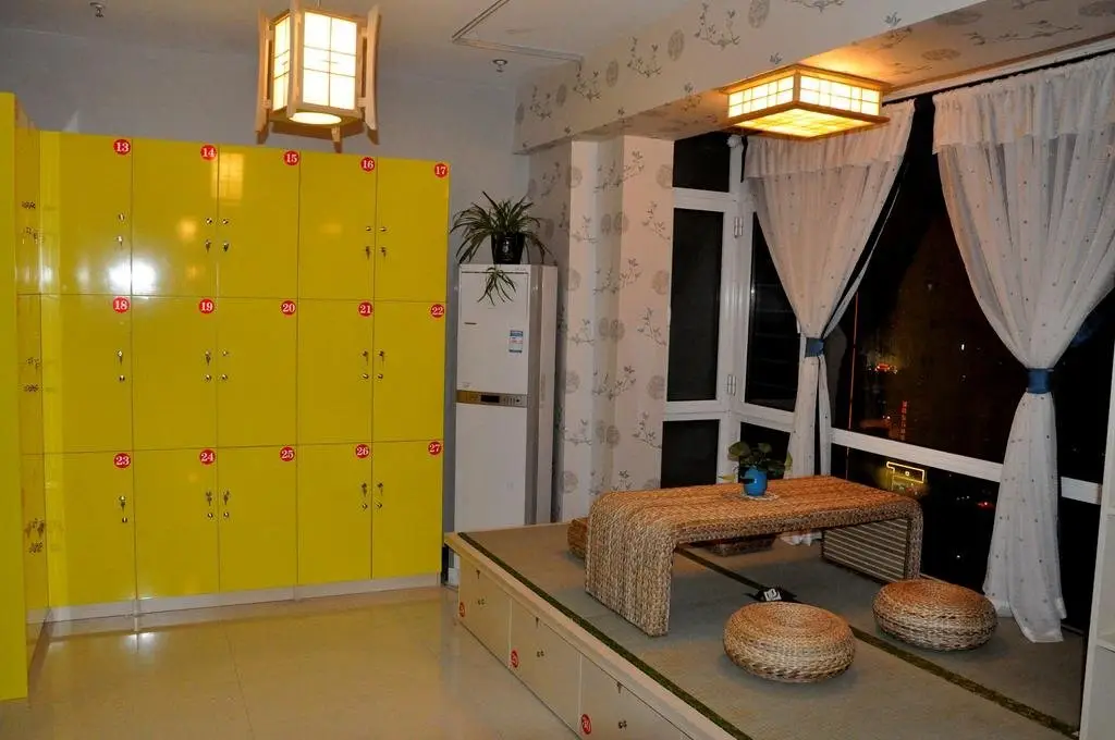 Тайюань: Simple Capsule Hotel Taiyuan Railway Station