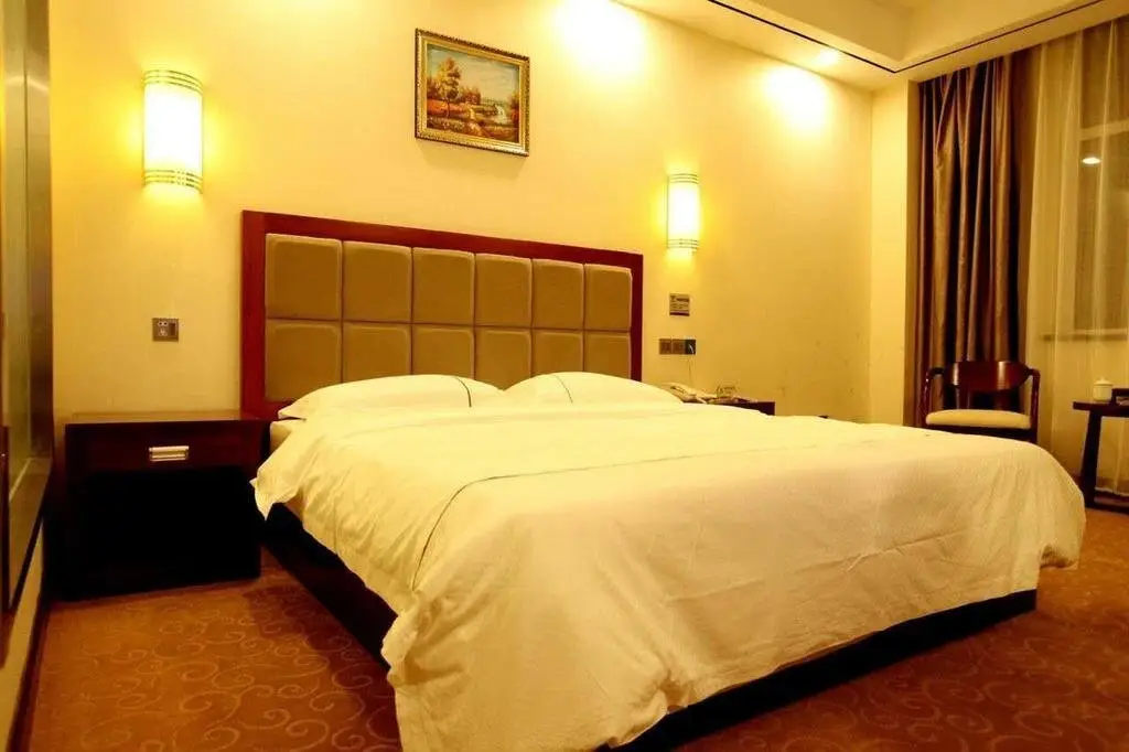 Хецзе: Heze Huasheng International Hotel