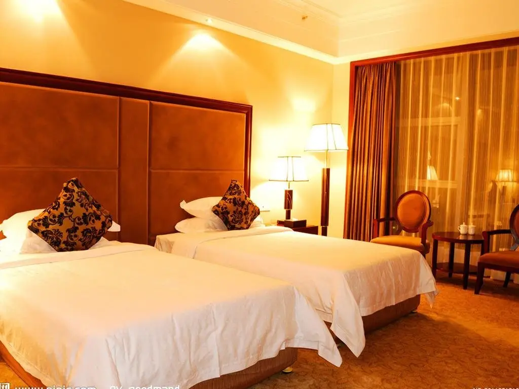 Хецзе: Heze Huasheng International Hotel