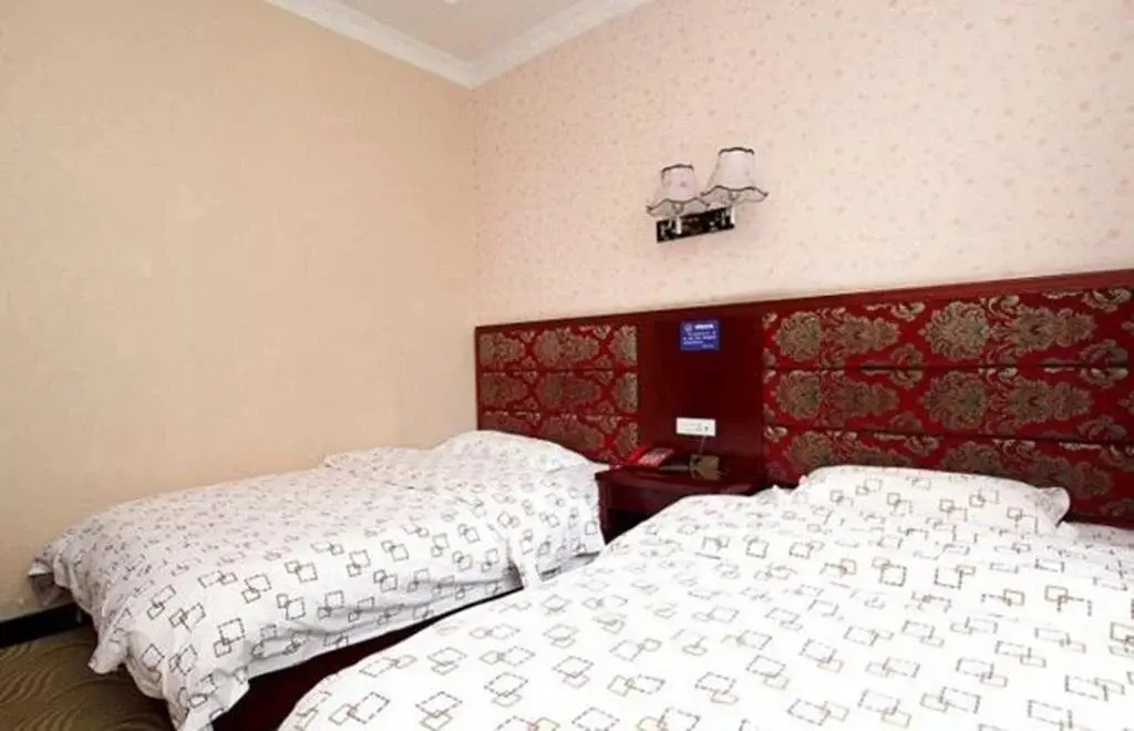 Яншо: Yangshuo Fengqing Holiday Inn
