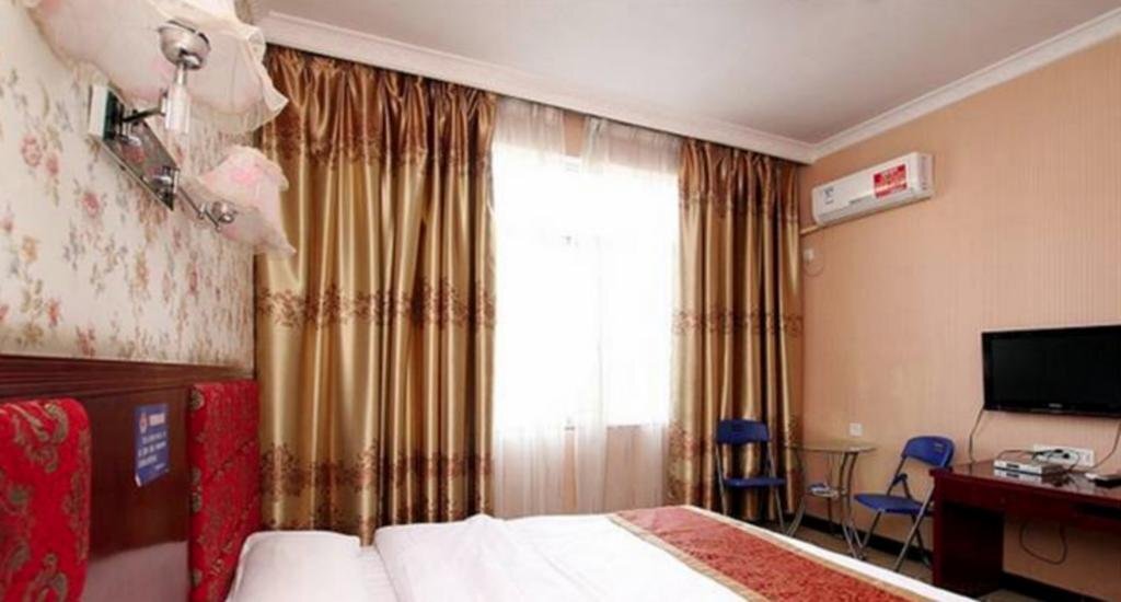 Yangshuo Fengqing Holiday Inn — фото 1