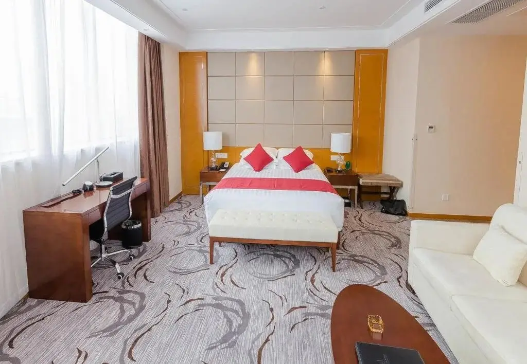 Zhenjiang Yinhong Business Boutique Hotel — фото 1