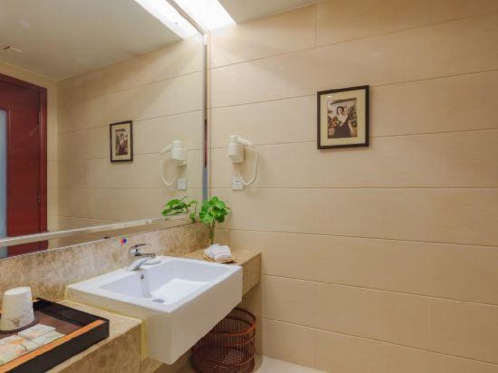 Чжуншань: Jin Hua Yue International Hotel - Zhongs