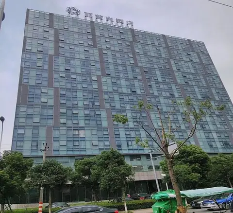 Lizi Hotel — фото 1