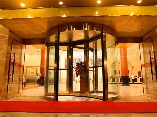 Фэньи: Maoxian International Hotel