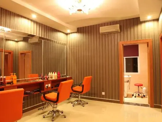 Фэньи: Maoxian International Hotel