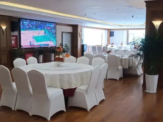 Фэньи: Maoxian International Hotel