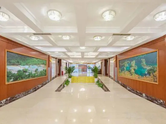 Фэньи: Maoxian International Hotel