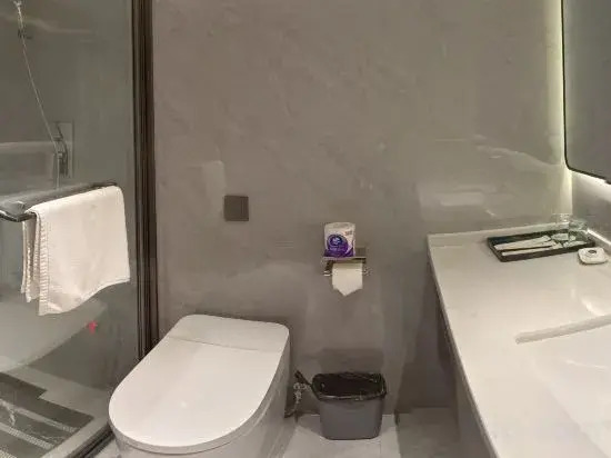 Фэньи: Maoxian International Hotel