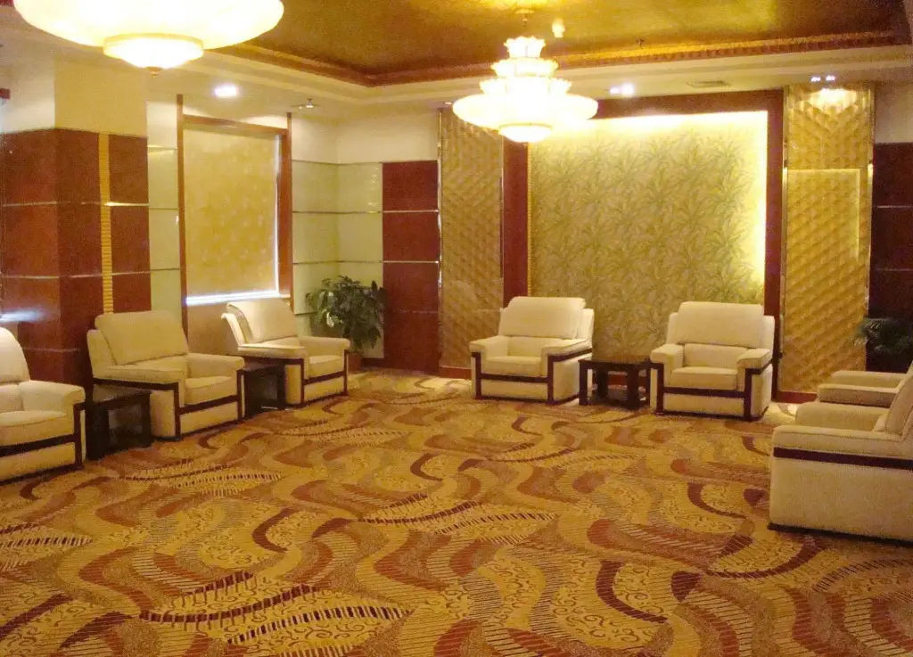 Hongkou Business Hotel — фото 1