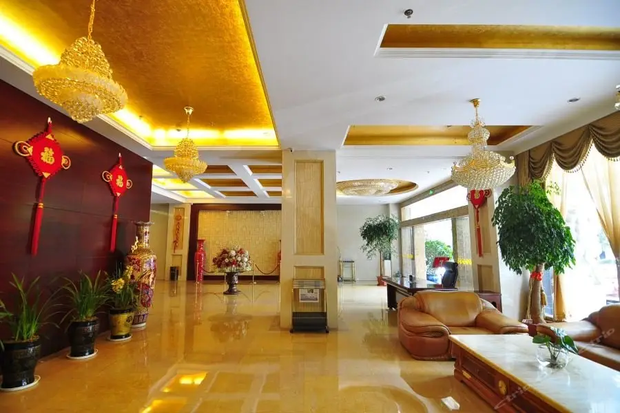 Kunming Baohai Mingzhu Hotel — фото 1