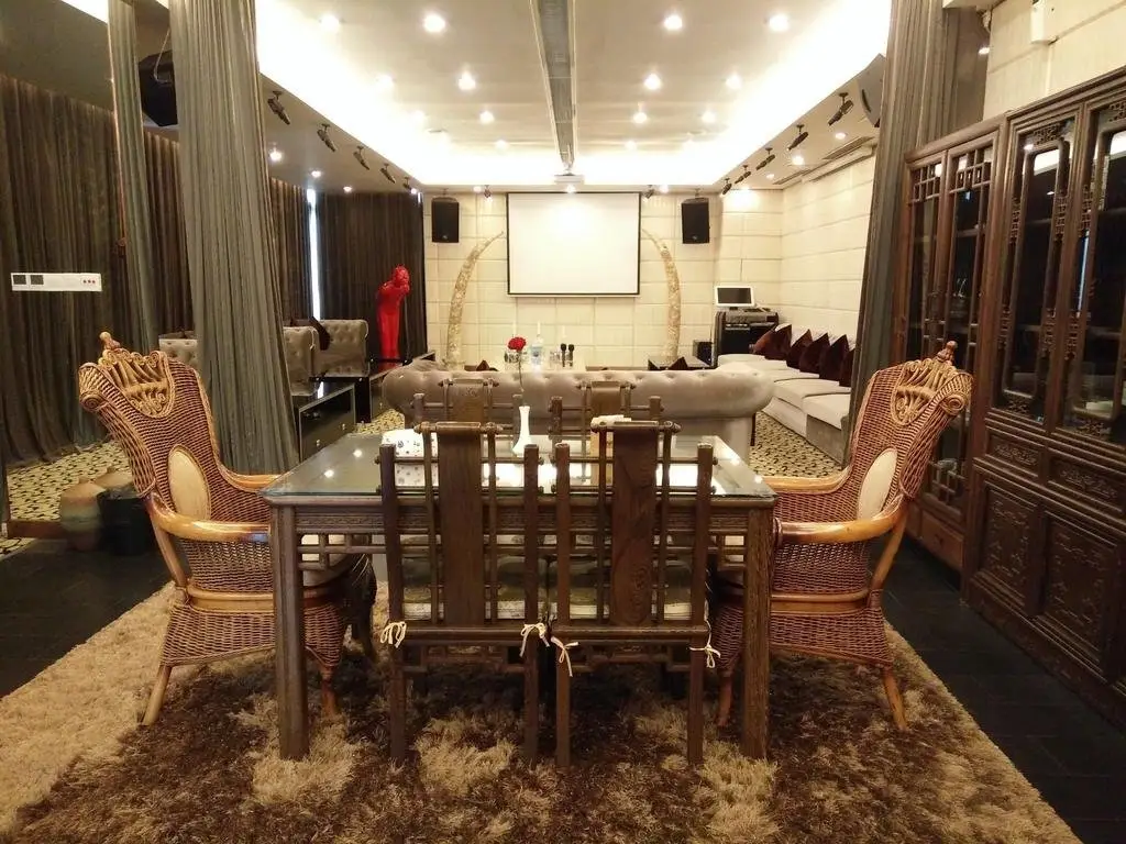 Уси: Wuxi 1881 Peninsula Hotel