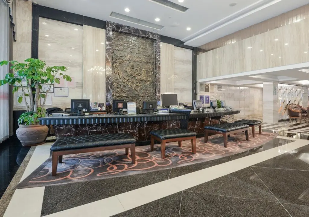 Дунгуань: CP Peninsula Hotel