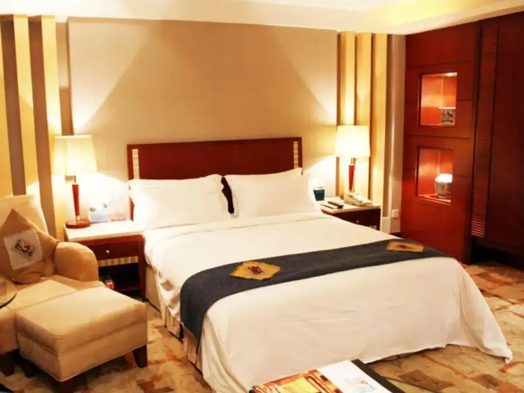 Дунгуань: CP Peninsula Hotel