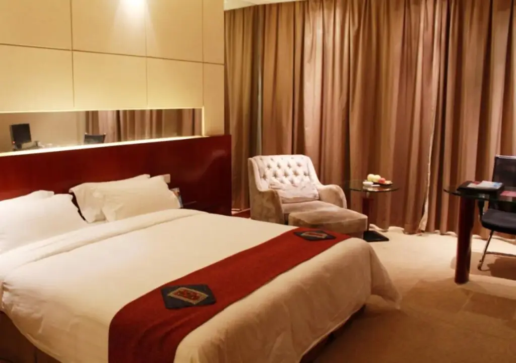 Дунгуань: CP Peninsula Hotel