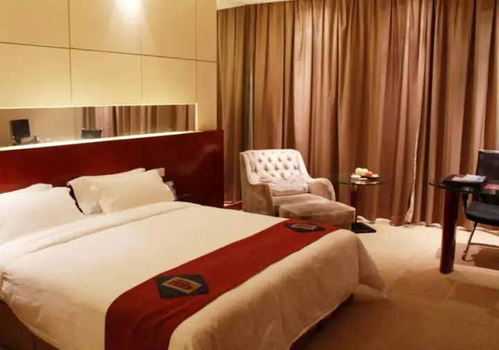 Дунгуань: CP Peninsula Hotel