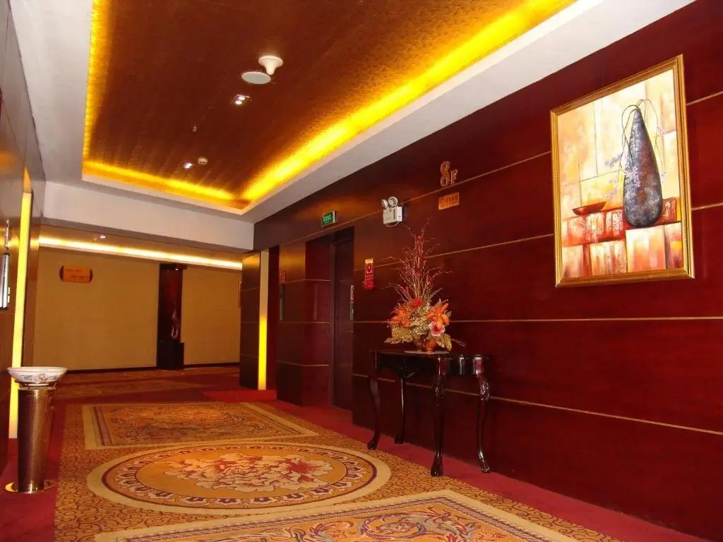 Куньмин: Hong He Hotel(昆明红河宾馆（火车站店）)