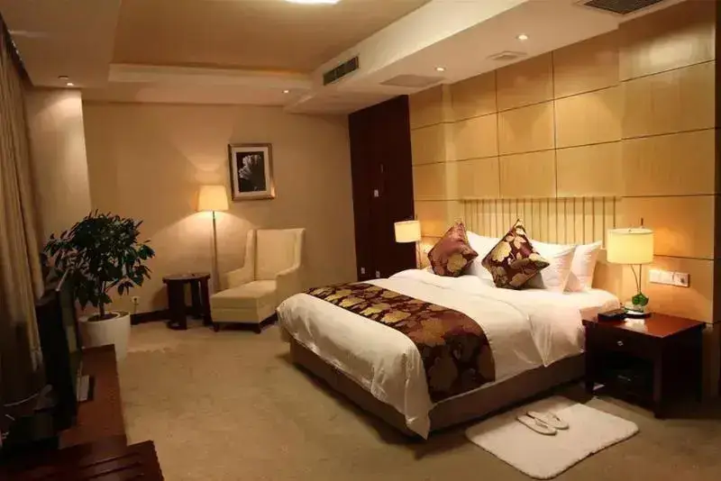 Ухань: New Land Hotel