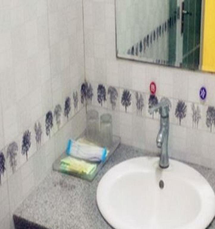 Фуян: Fuyang Funan Yixuan Business Hotel