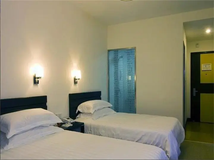 Цзясинь: Pinghu Nine Dragon Business Hotel
