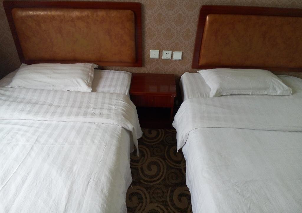 Гуанъюань: Jiange Sanhe Spring Business Inn