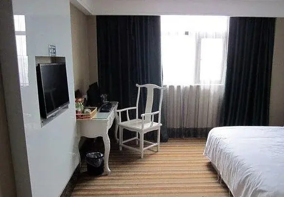 Fuyang Jade Theme Hotel — фото 1