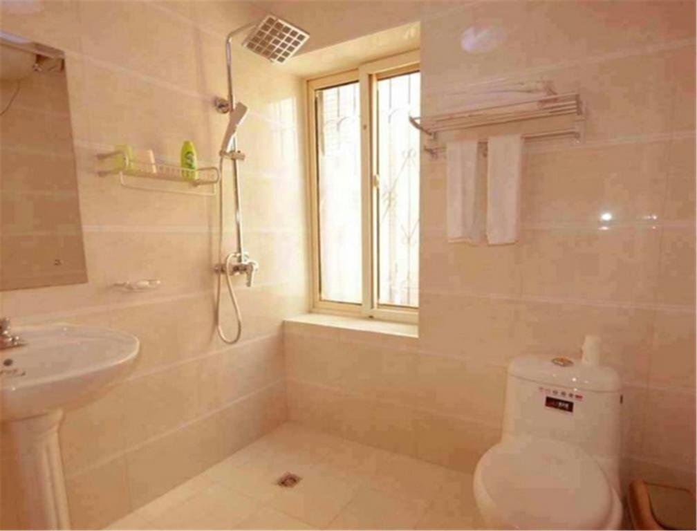 Далянь: Dalian Yisongting Hotel