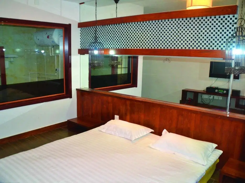 Баодин: Moli Hotel
