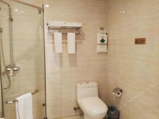 Гуанъюань: Phoenix Hotel Chain