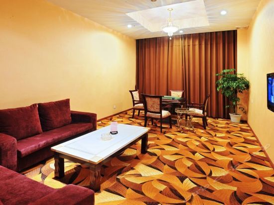Гуанъюань: Phoenix Hotel Chain