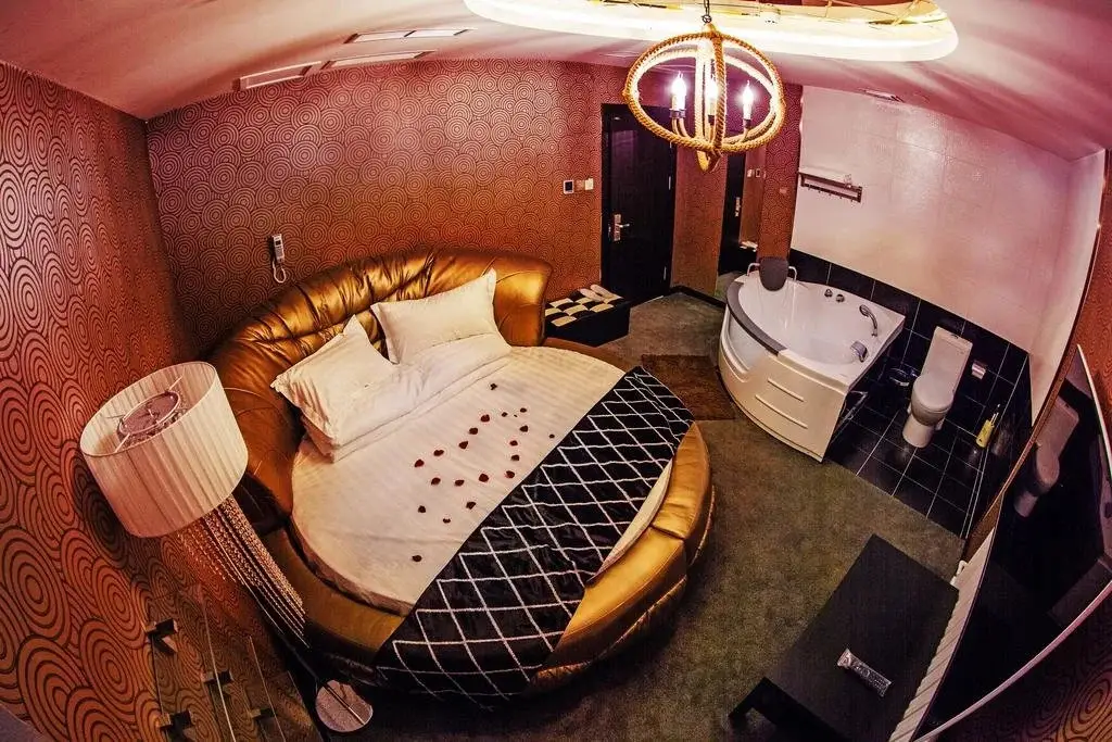 Далянь: Dalian 1219 Theme Hotel
